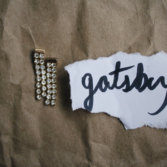 VINTAGE GATSBY INSPIRED DANGLE EARRINGS - Picture 2 of 5